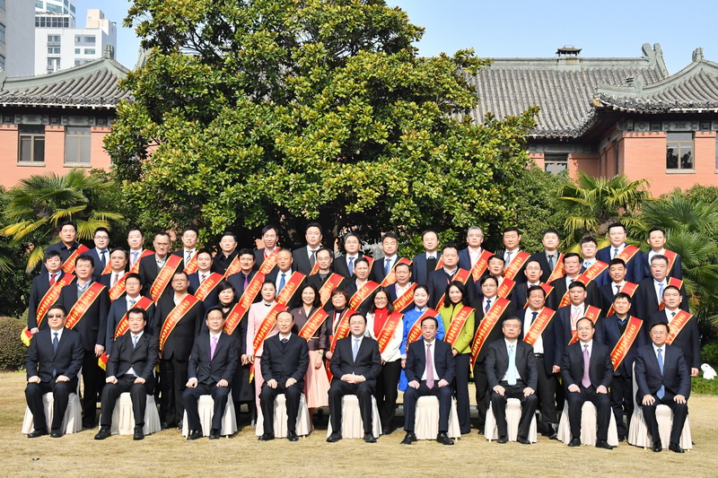 熱烈祝賀劉書華董事長榮獲“江蘇省優(yōu)秀中國特色社會主義事業(yè)建設(shè)者”稱號 熱烈祝賀劉書華董事長榮獲“江蘇省優(yōu)秀中國特色社會主義事業(yè)建設(shè)者”稱號