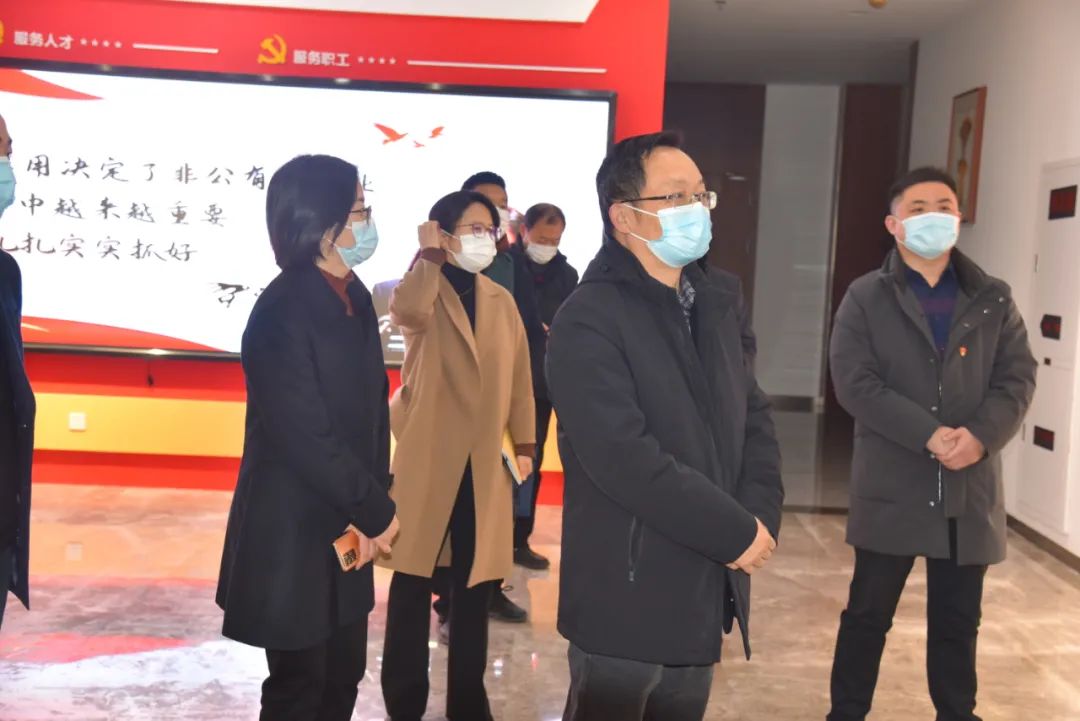 蘇州高新區(qū)人大常委會副主任、黨組成員金玉平一行蒞臨集團(tuán)公司調(diào)研指導(dǎo)