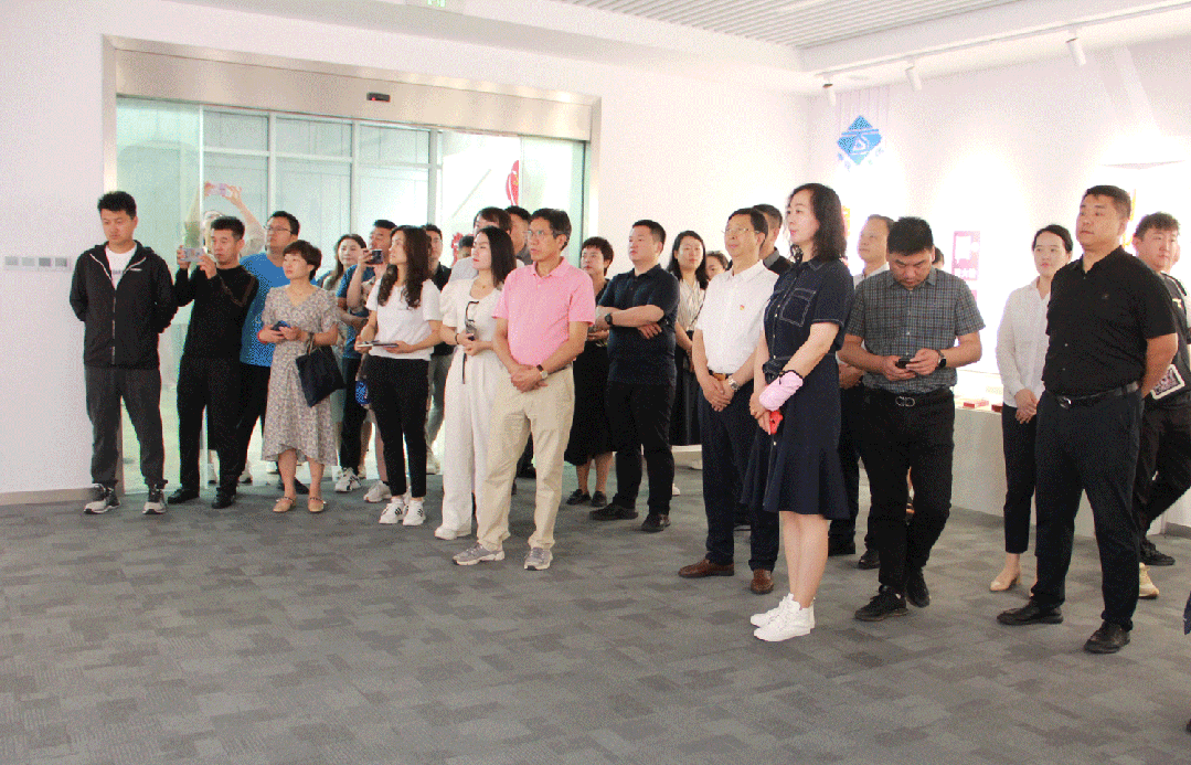 新疆博樂市非公企業(yè)高質(zhì)量發(fā)展專題培訓(xùn)班一行蒞臨集團公司調(diào)研 新疆博樂市非公企業(yè)高質(zhì)量發(fā)展專題培訓(xùn)班一行蒞臨集團公司調(diào)研